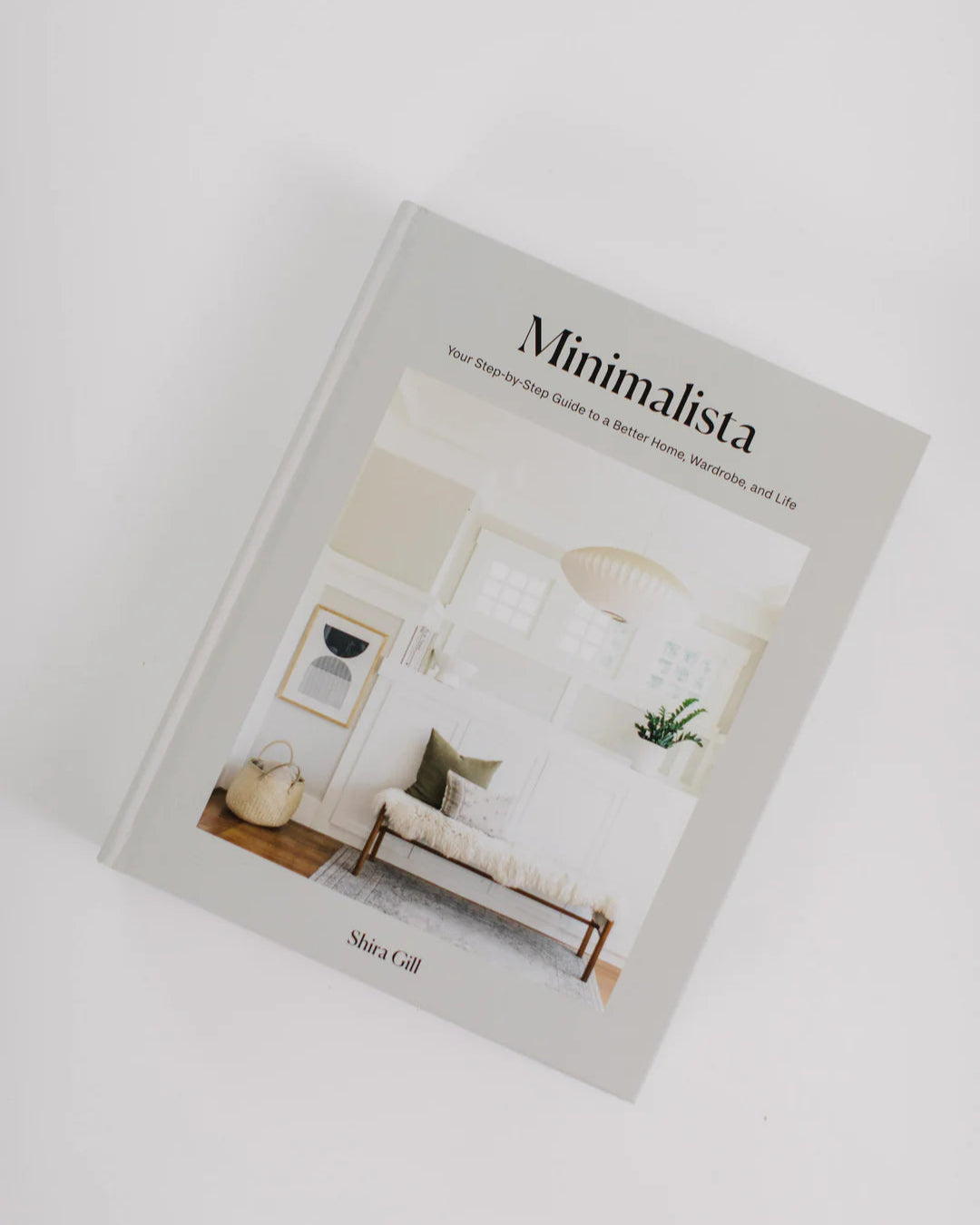 Book titled 'Minimalista' on a white background