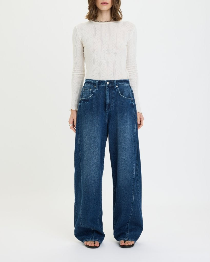 wide leg baggy jeans with pleat detail on the side