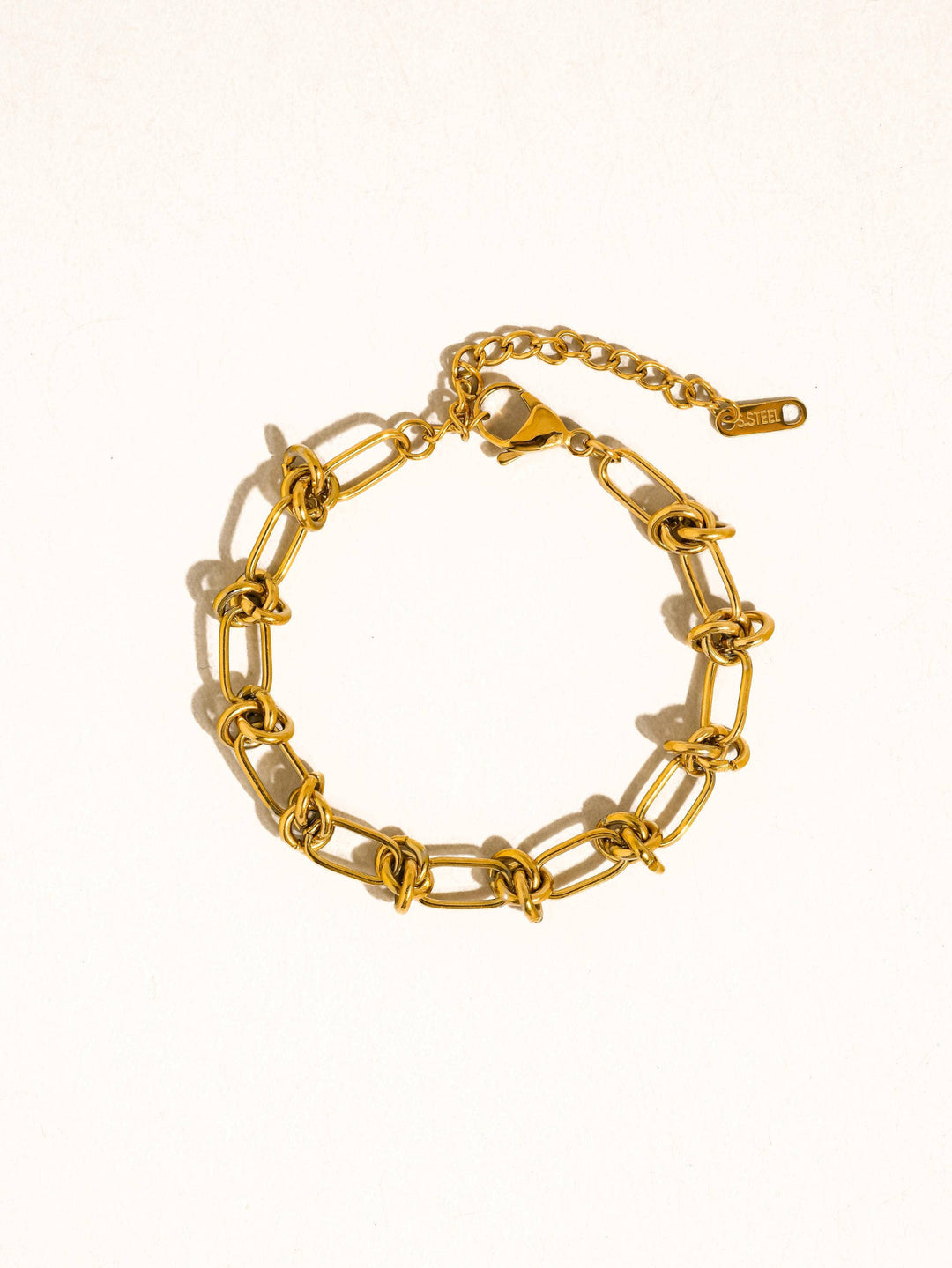 Nivra Knot Chain Bracelet