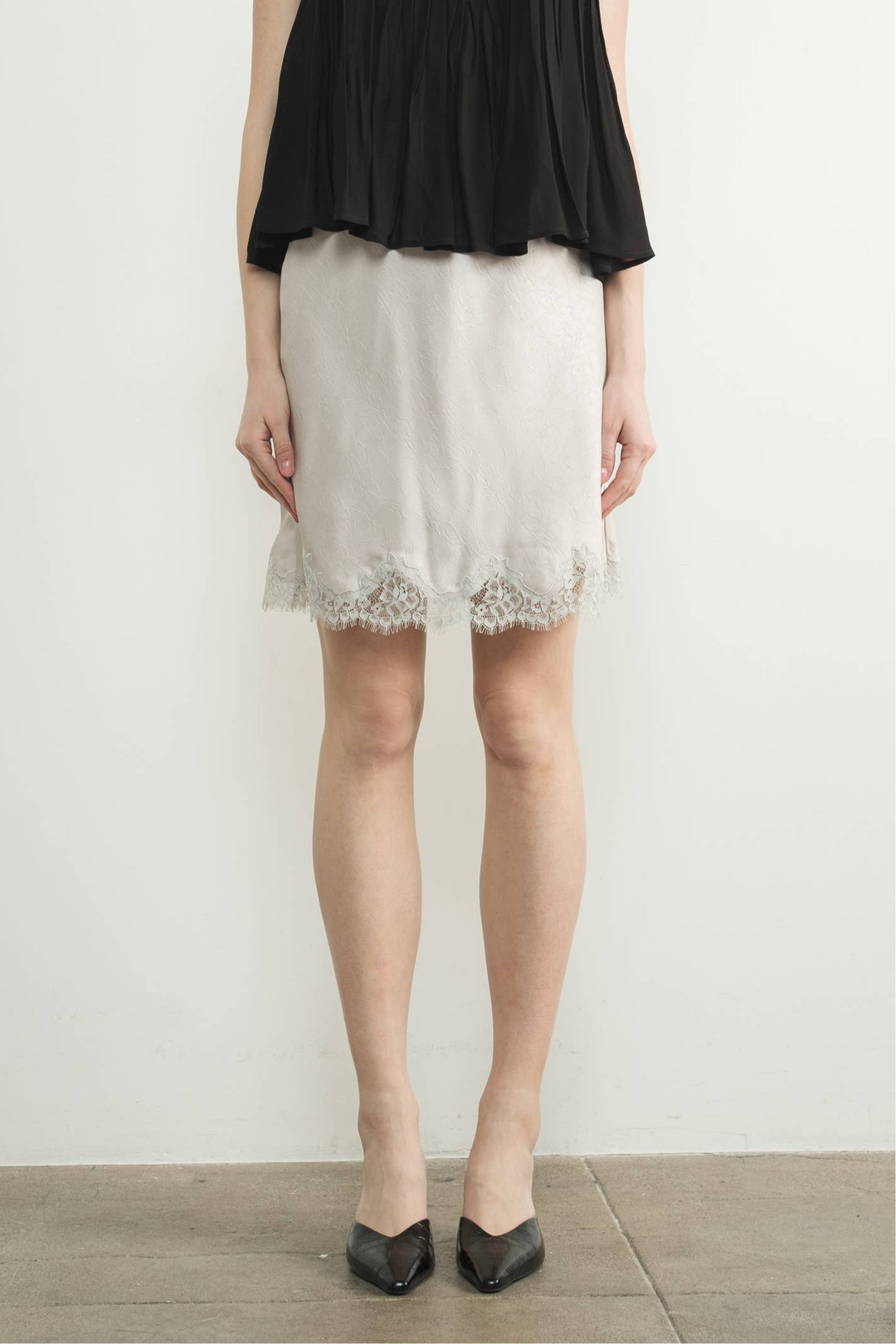 Cute boutique chicago Il, Avondale boutique, woman owned store, lace silky slip skirt